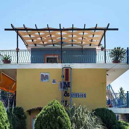 Spyros Apartment